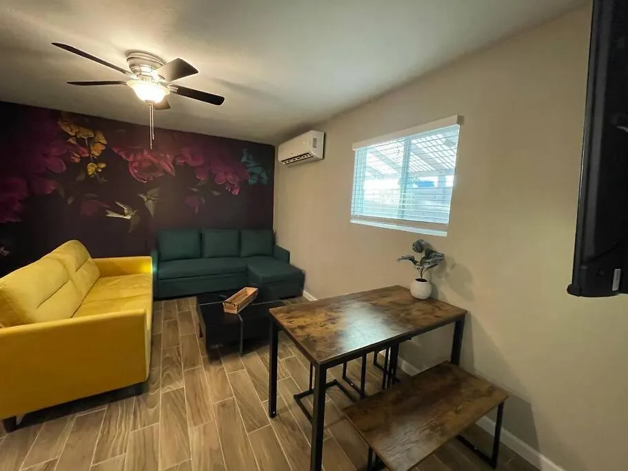 New Stylish Midtown With One Bedroom Phoenix Apartment