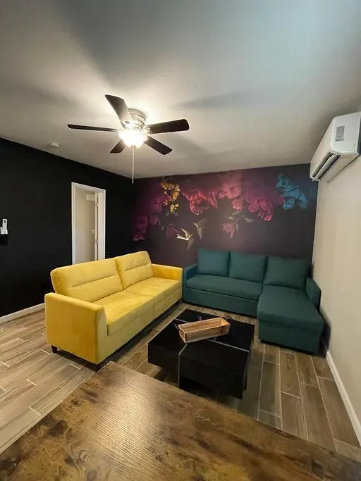 New Stylish Midtown With One Bedroom Phoenix Apartment